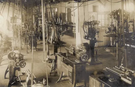 Historical photo of the production hall of the JEVAN industrial enterprise from 1920